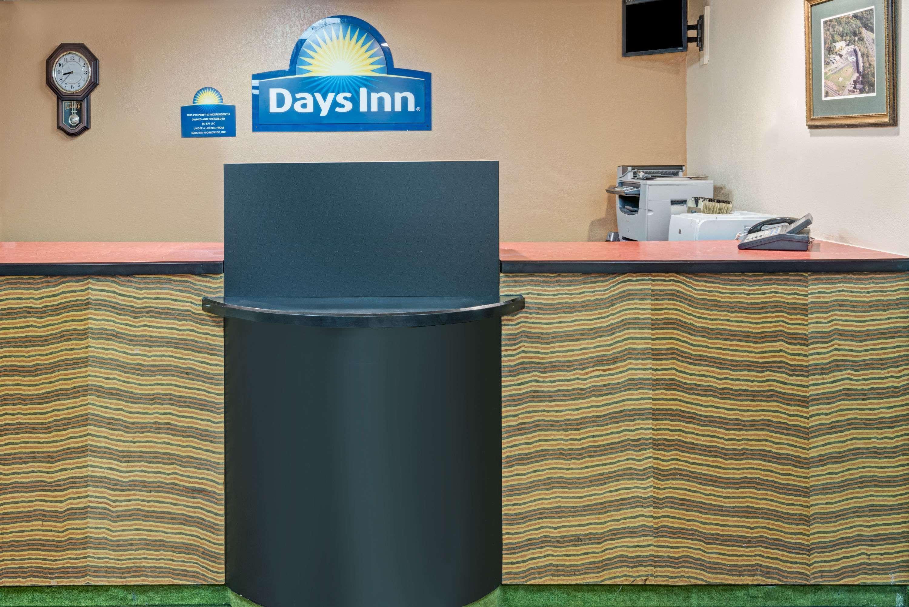 Days Inn By Wyndham Branford New Haven Conference Center 외부 사진